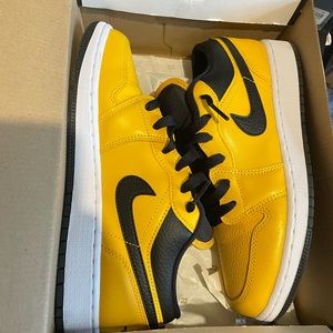jordan low 1s